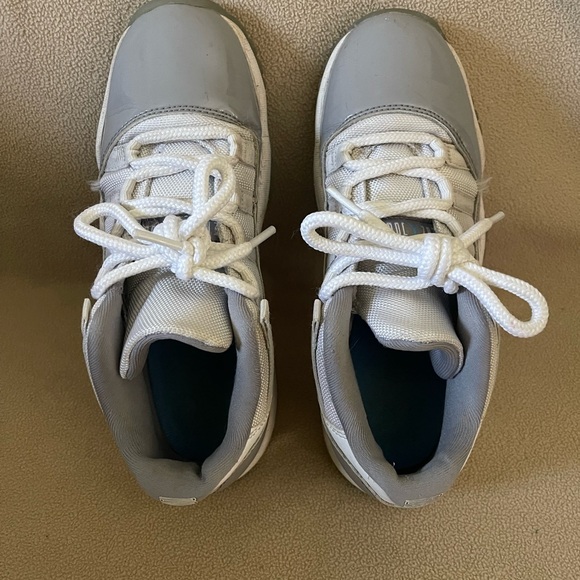 Jordan Other - Jordan 11 retro low cement grey